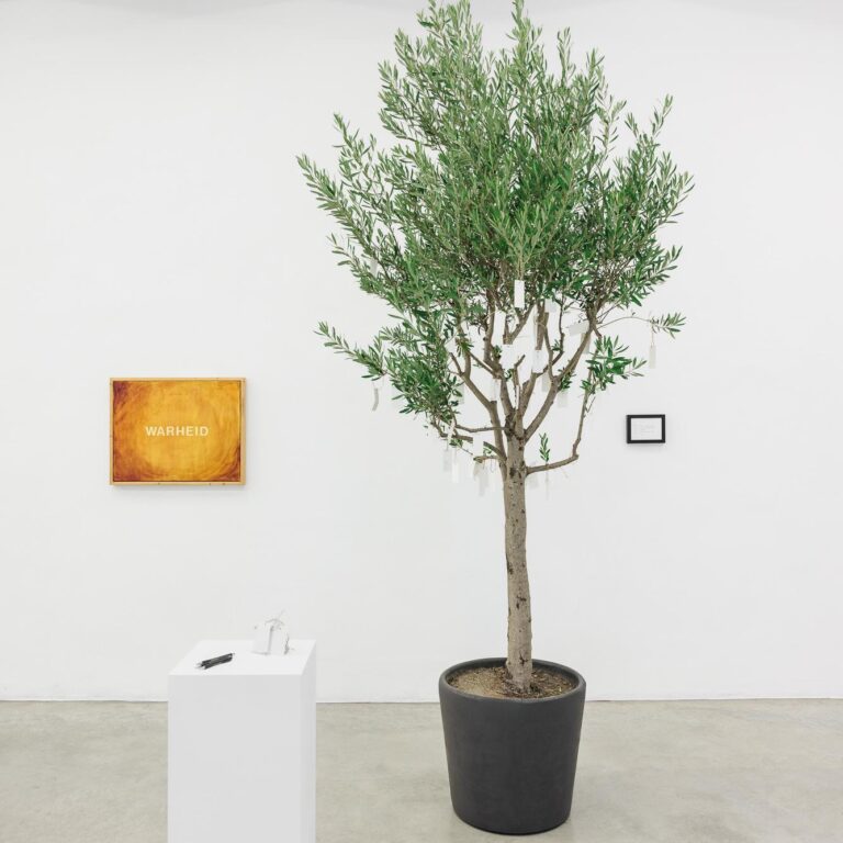 WISH TREE - Yoko Ono 