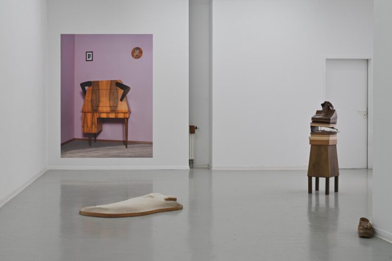 Exhibition view Tobias IZSÓ, Kunstverein Dresden 2025, Photo: Anja Schneider - Tobias Izsó 