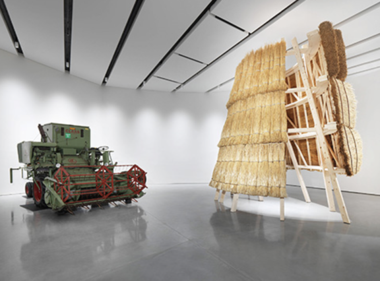 OLAF HOLZAPFEL: MATERIA. Holz, Lehm, Stroh, Beton 