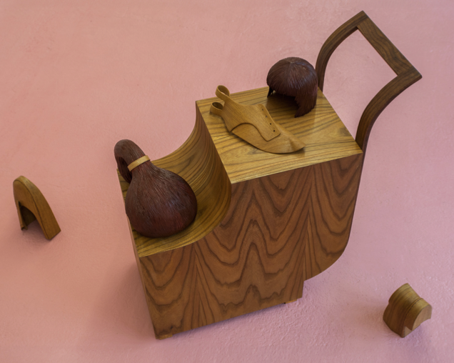 TOBIAS IZSÓ: feuchtes holz 