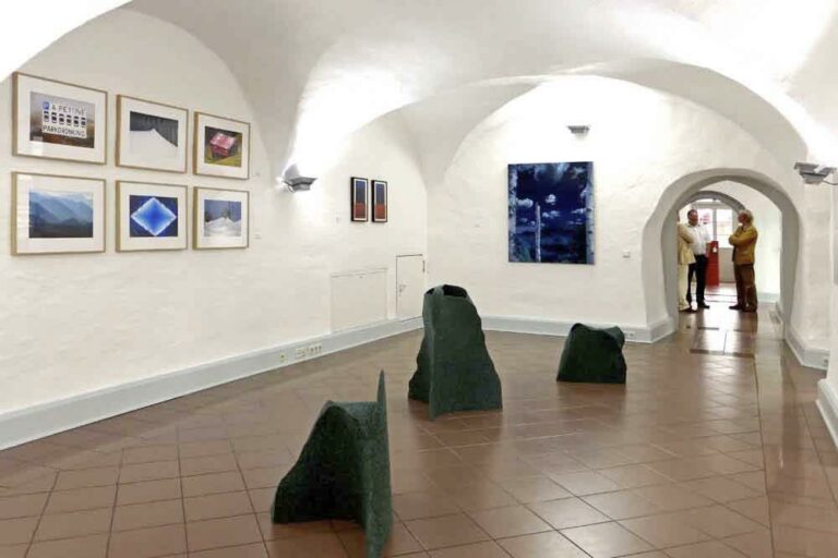 *Hinter den Bergen das Meer* 