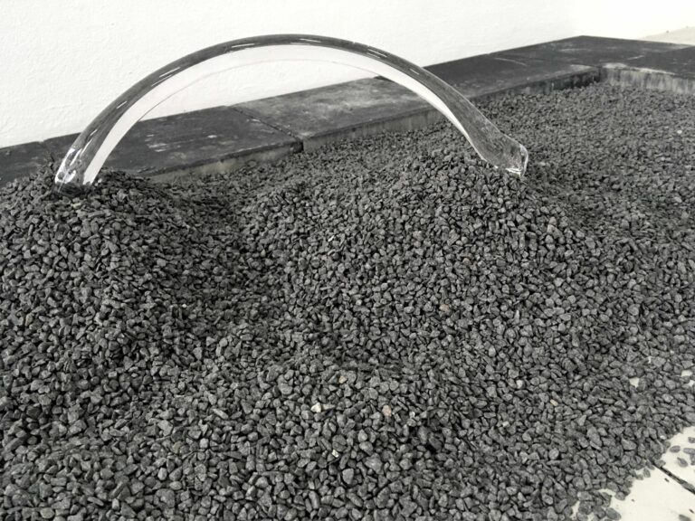 Glass Bow 2 - Gabriela Kobus 