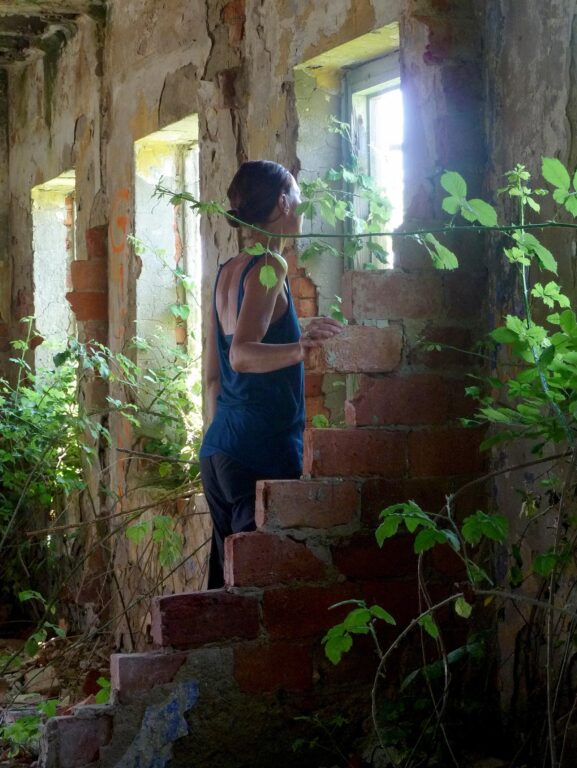 SUSAK Trilogy. WAITING, HDV 16:9  / sound: stereo - Clara S. Rueprich 