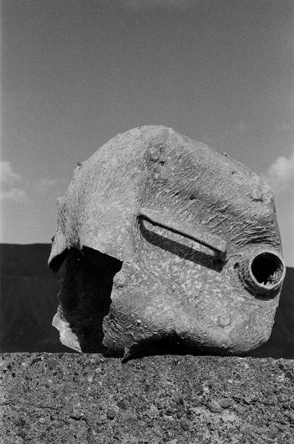 Monolith II, Bær - Debbie Westergaard Tuepha 