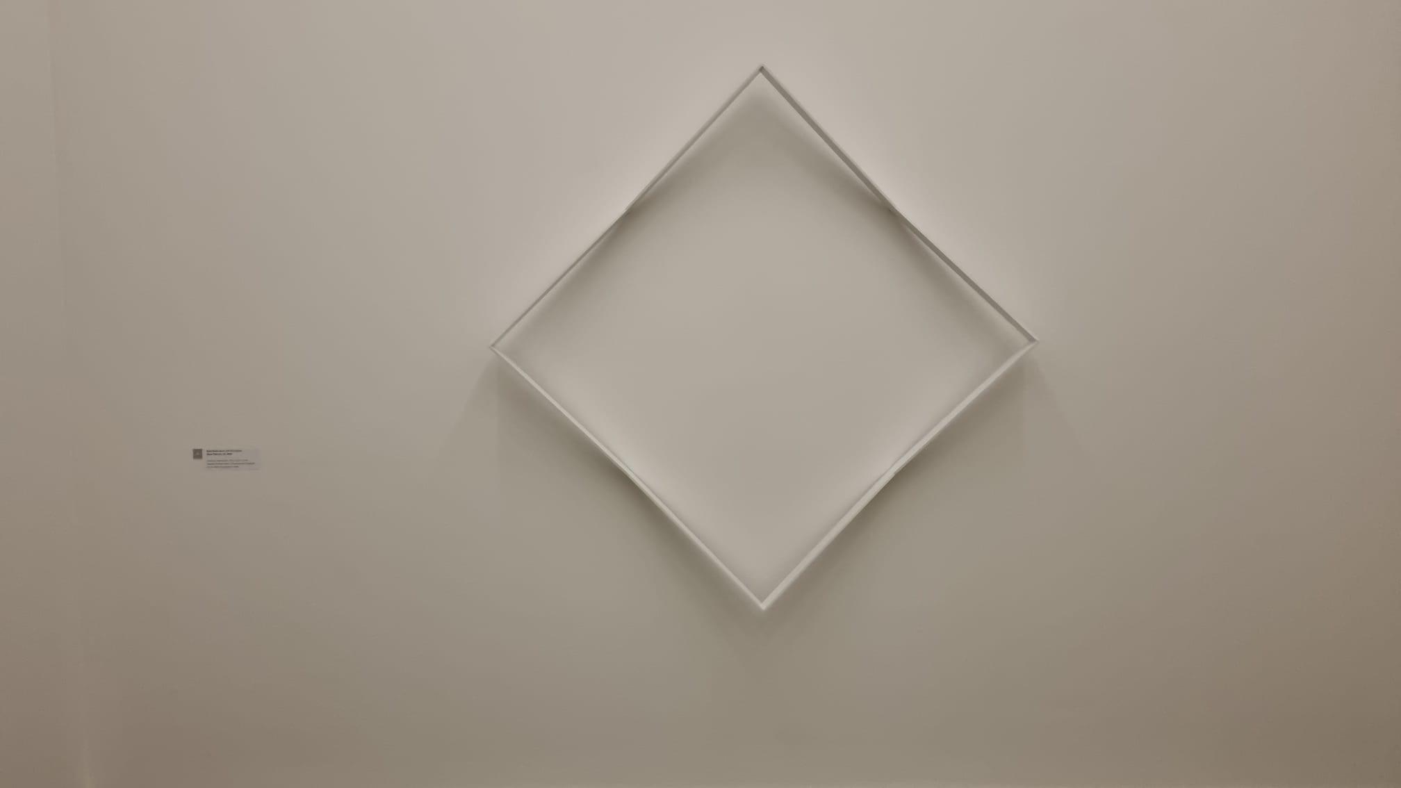 047 