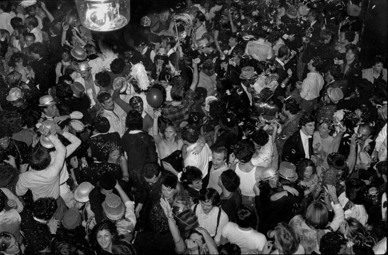 Untitled (New York Nights) - Tod Papageorge 