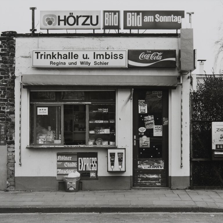 Trinkhallen - Tata Ronkholz © VAN HAM Art Estate: Tata Ronkholz, 2025, courtesy Zander Galerie