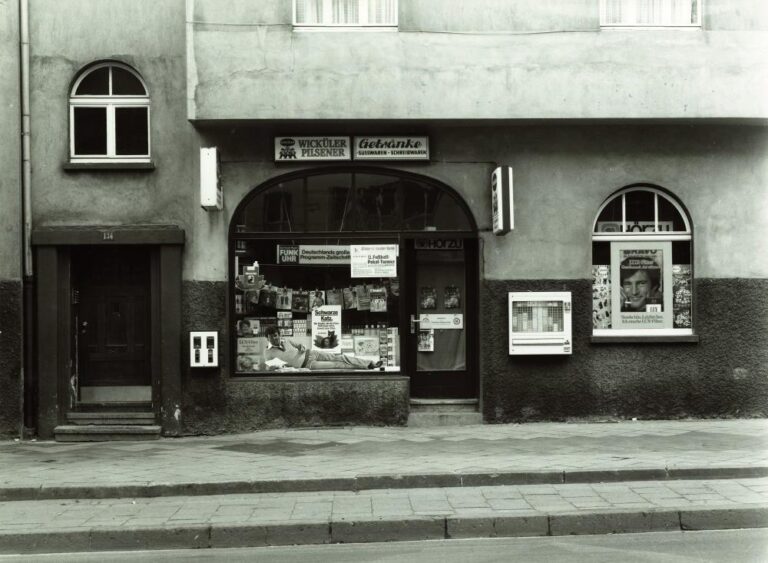 Trinkhalle, Hüttenstraße 134, Düsseldorf - Tata Ronkholz 