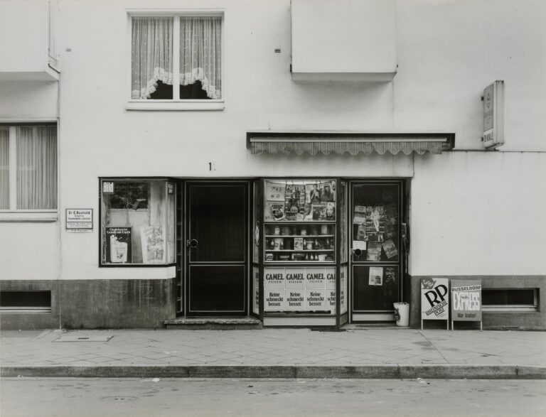 Trinkhalle Düsseldorf-Eller, Konradstrasse 16 - Tata Ronkholz 