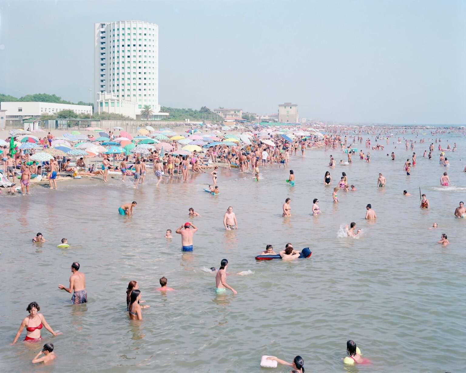 Marina di Carrara Brown - Massimo Vitali 