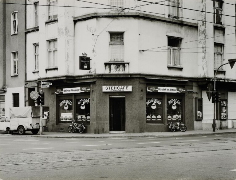 Ladenlokal, Köln-Ehrenfeld, Subbelratherstraße, Ecke Ehrenfeldgürtel - Tata Ronkholz 