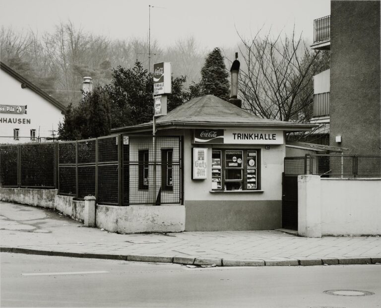 Trinkhalle Düsseldorf-Rath, Oberratherstrasse 67 - Tata Ronkholz 