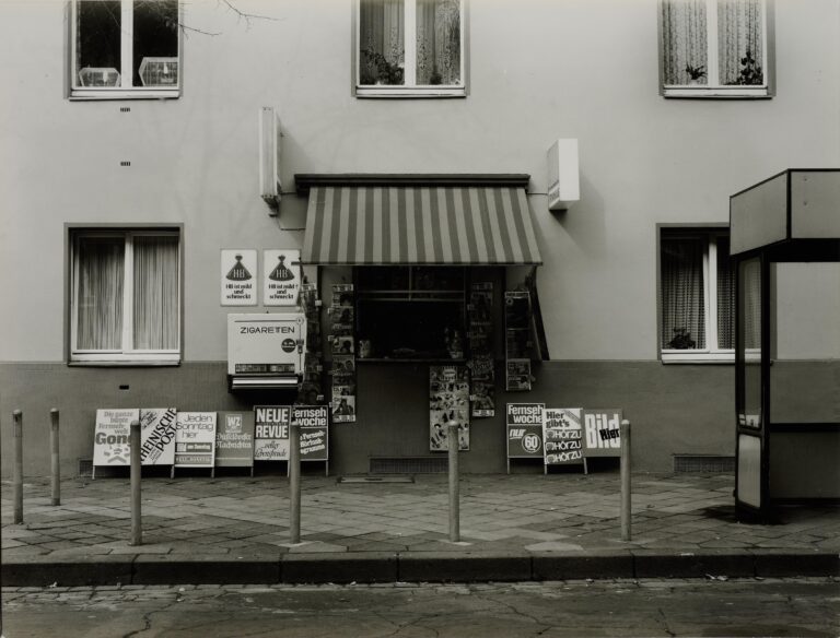 Trinkhalle Düsseldorf, Lindenstrasse 204 - Tata Ronkholz 