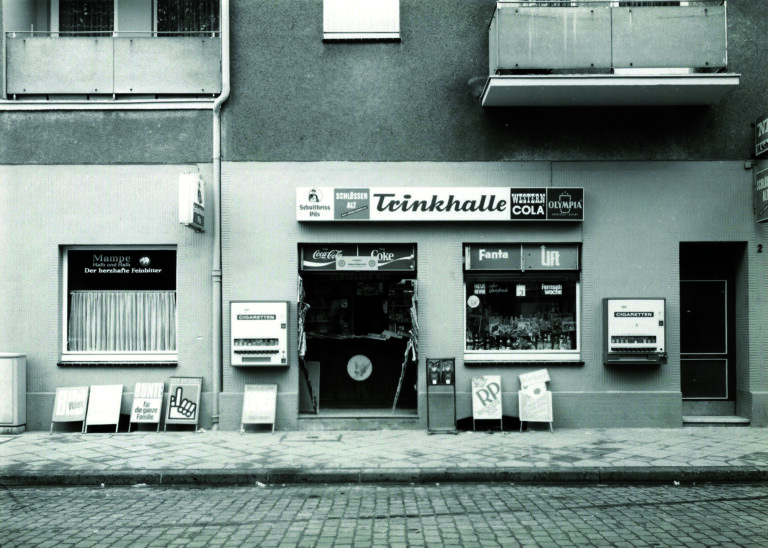 Trinkhalle, Fischerplatz 2, Düsseldorf - Tata Ronkholz 