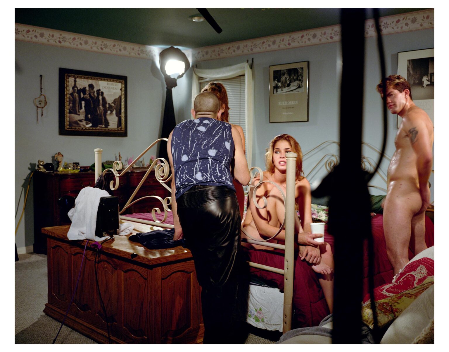 The Kiss - Larry Sultan 