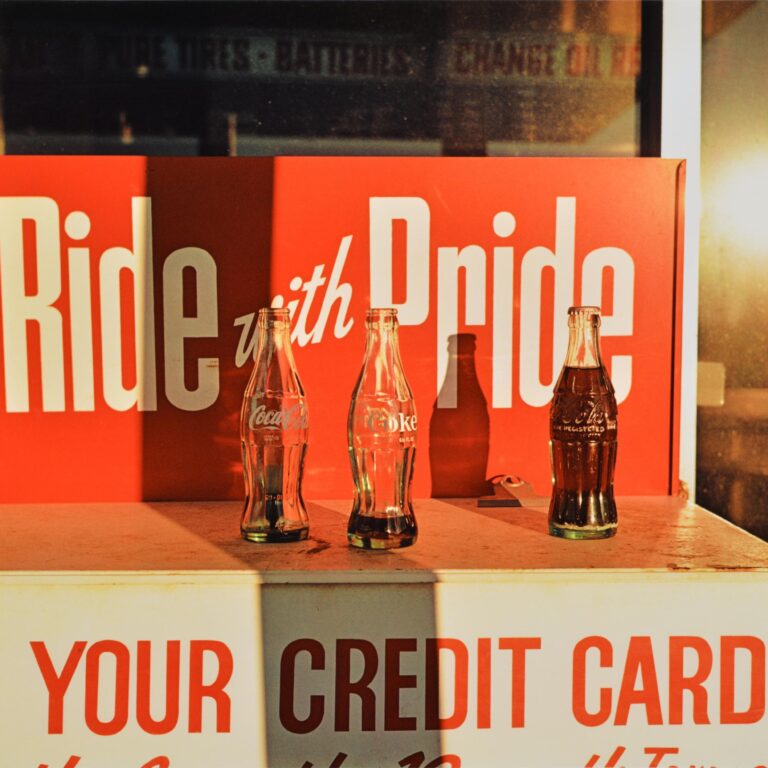 Six Prints, One Scale. Six master prints in a larger scale, produced only once - William Eggleston 