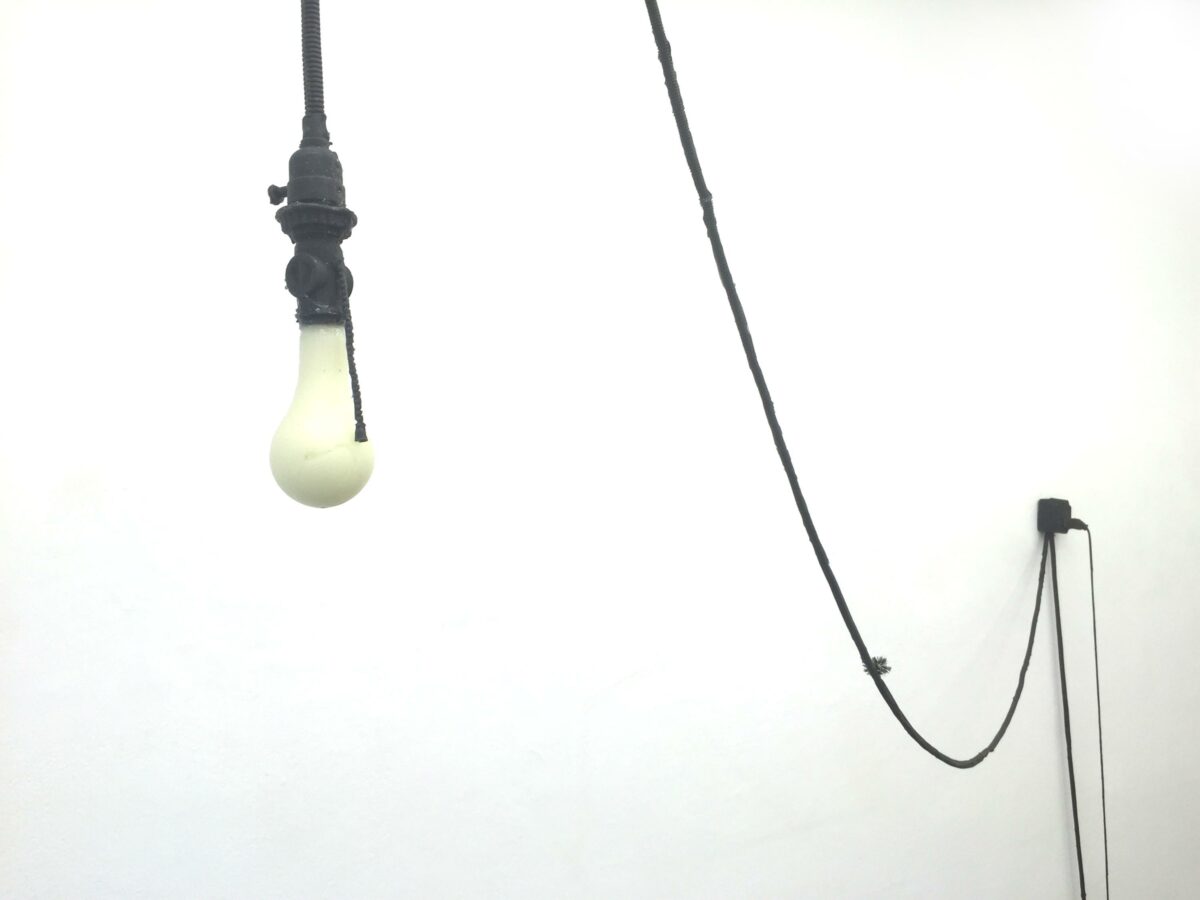 light-bulb-with-switch-galerie-zimmermann-kratochwill