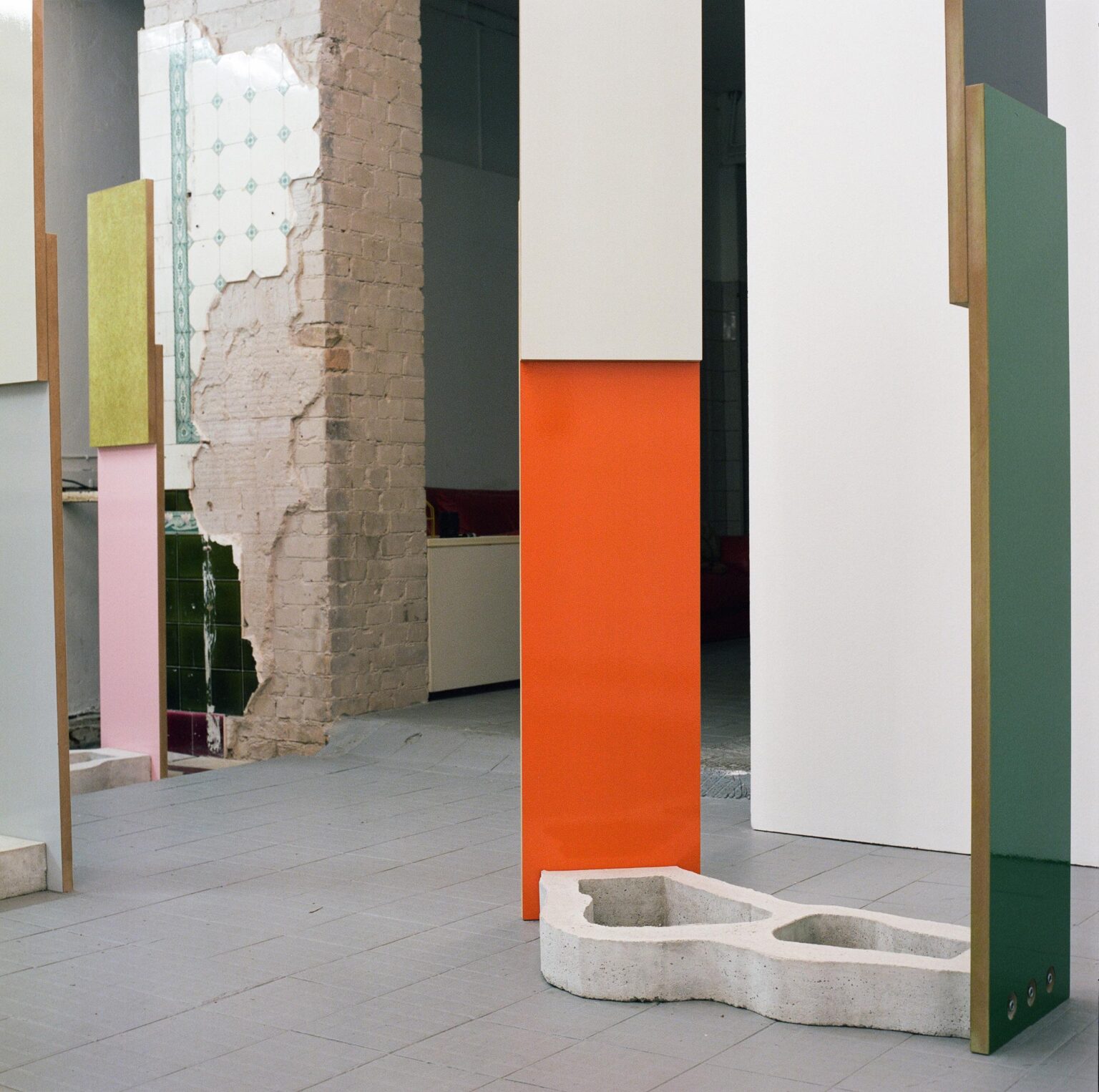 Tschumi Alumni (orange &ndash; green) - MARU&Scaron;A SAGADIN 