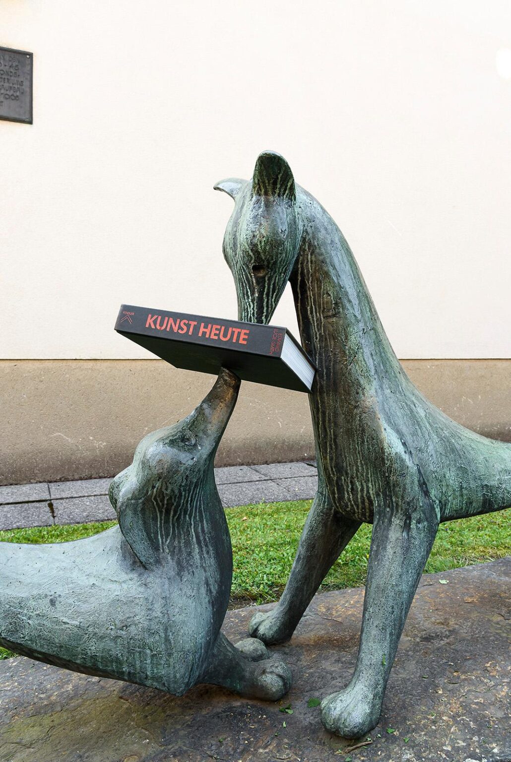 Skulptur mit zwei Hunden - zweintopf 