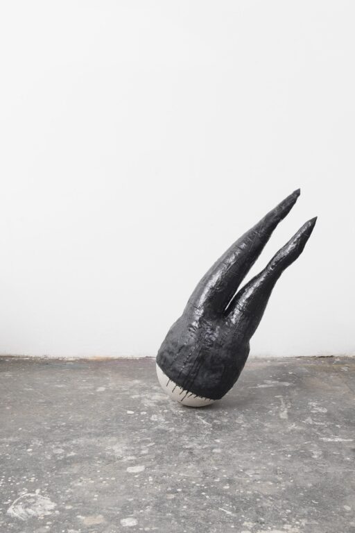 headstand dancer - STEFAN GLETTLER 