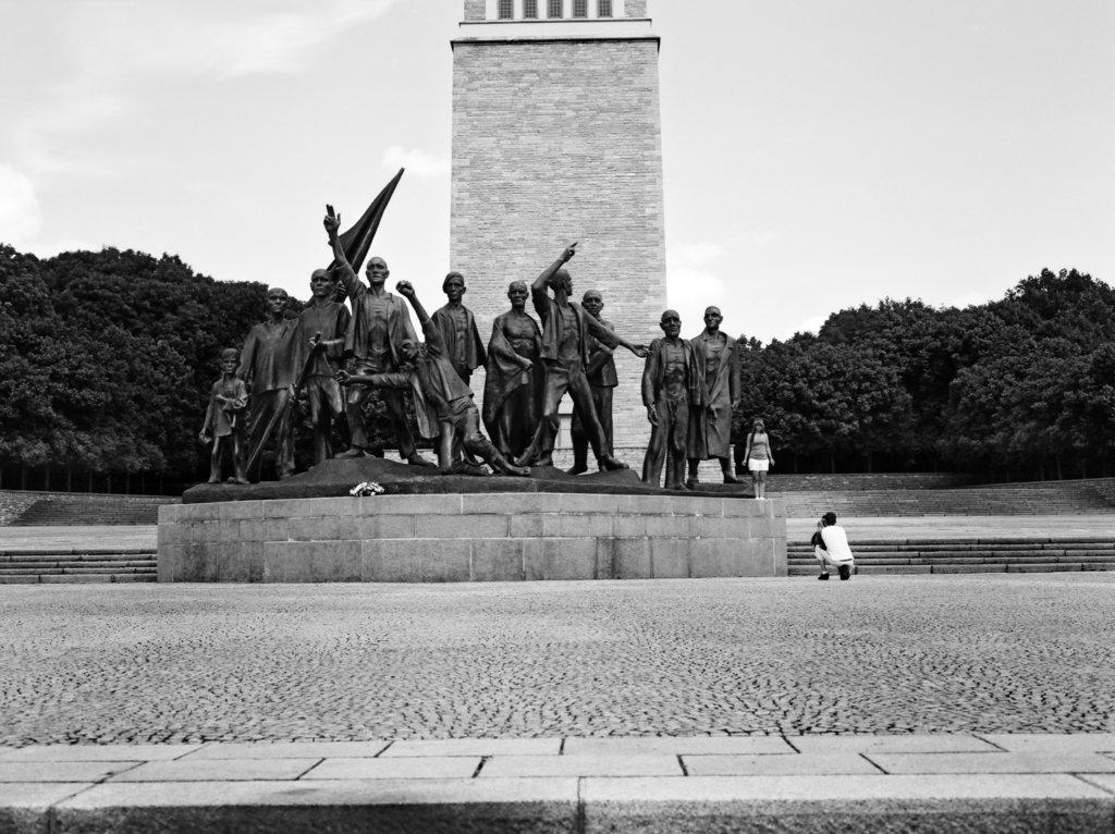 Buchenwald Mahnmal, Fritz Cremers Figurengruppe - MARTIN KRENN 