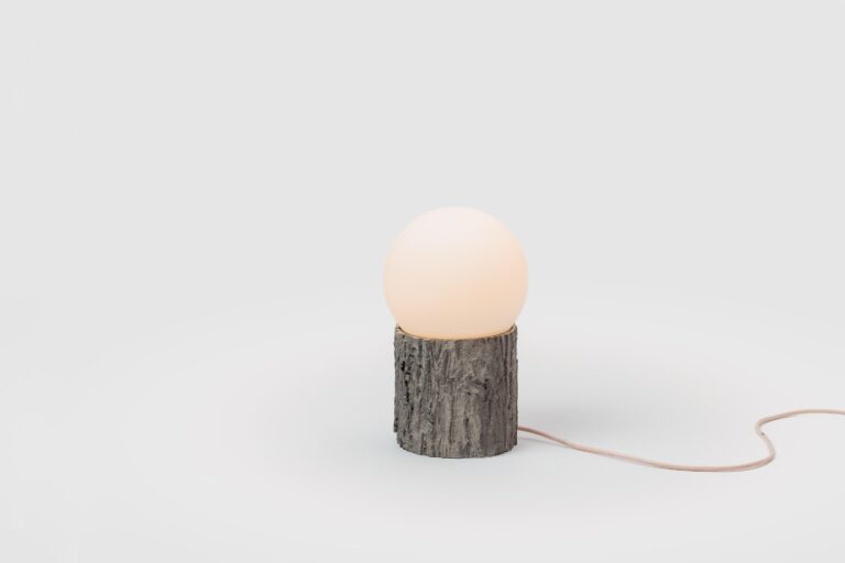 Table log lamp - LUKAS THALER 