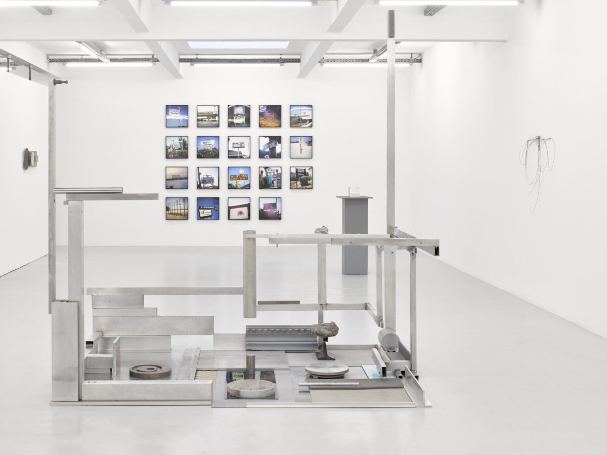 Melted into the surroundings Vol. 17 - MICHAEL KIENZER 