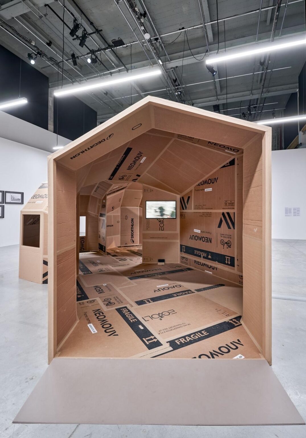 PETER SANDBICHLER a.o. at Palais de Tokyo Paris 