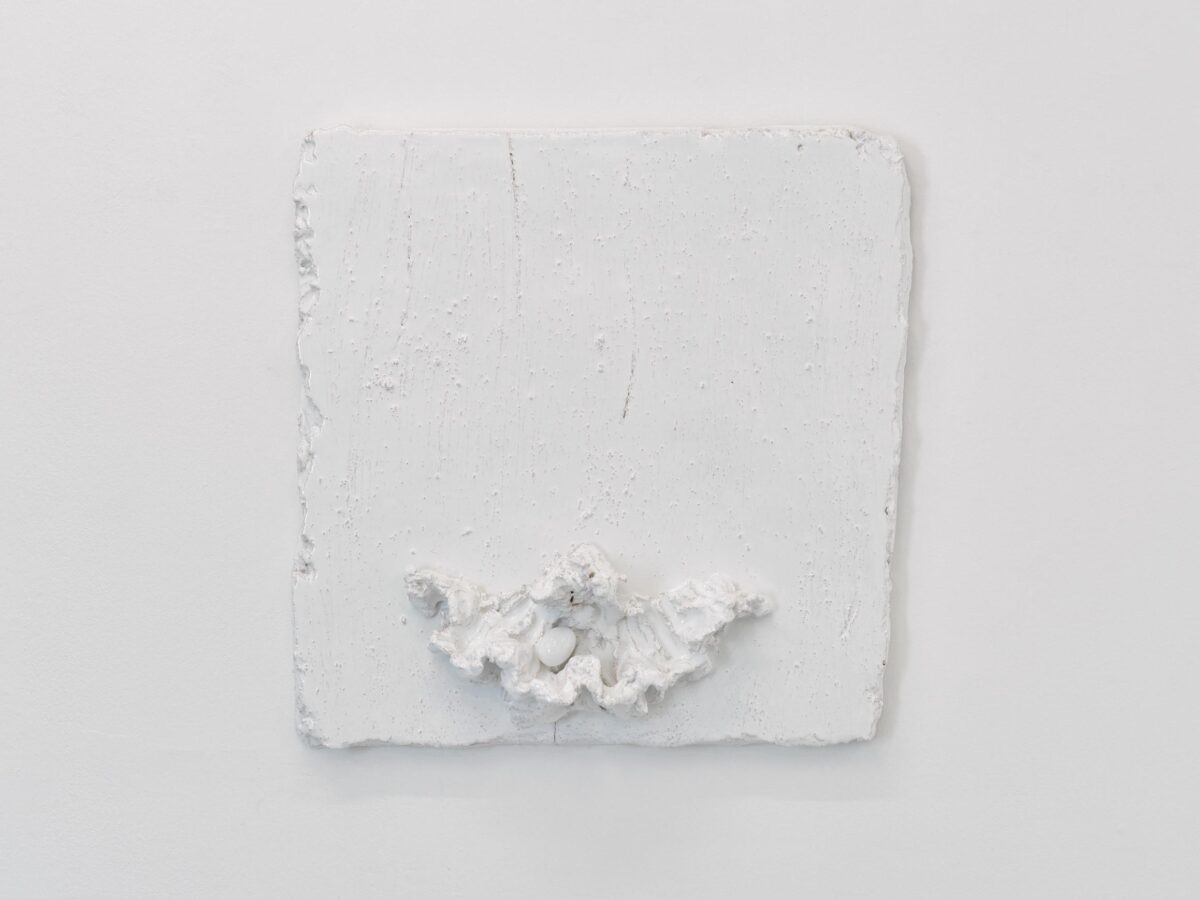 I have an important guest. We will play the harp and blow the flute - MAI-THU PERRET 