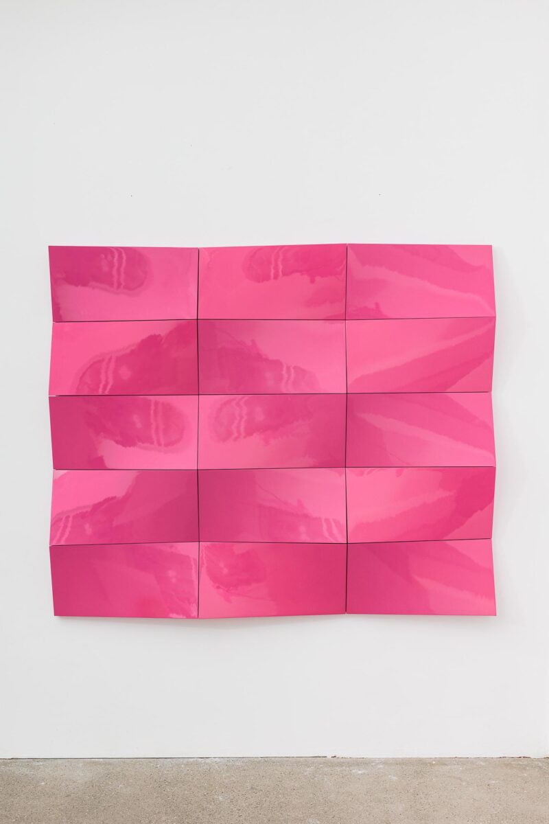 TILING (Telemagenta RAL 4010) - PETER SANDBICHLER 