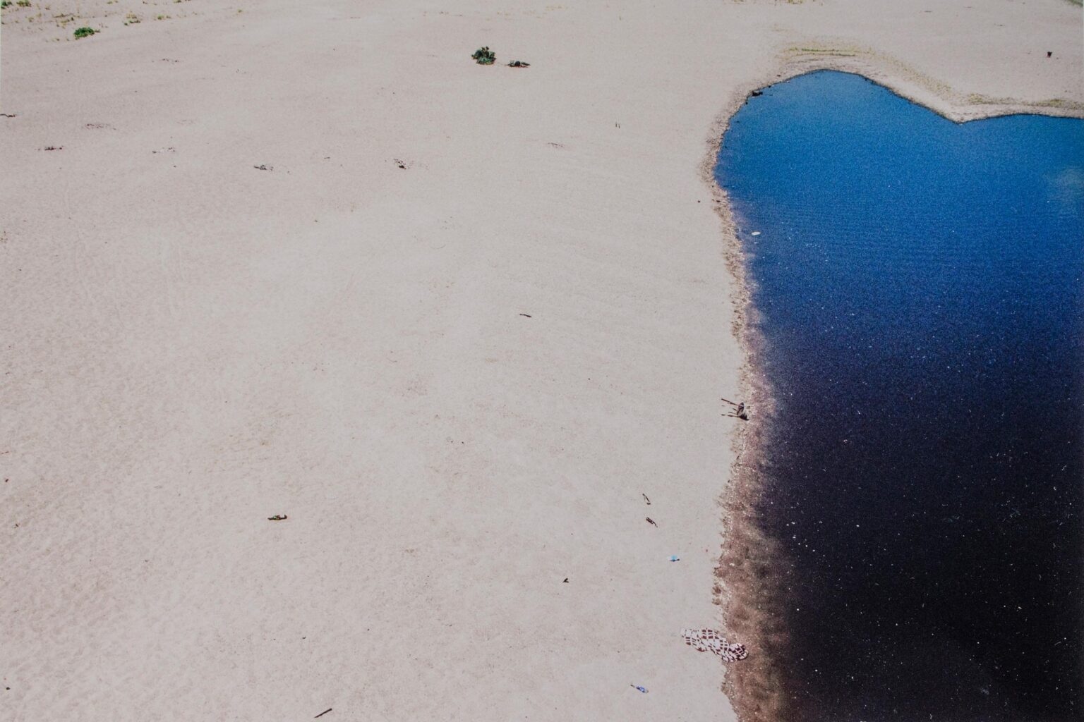 o. T., aus der Serie „Fest / Flüssig“ (Magdeburg, Dresden) - Ulrich Wüst 