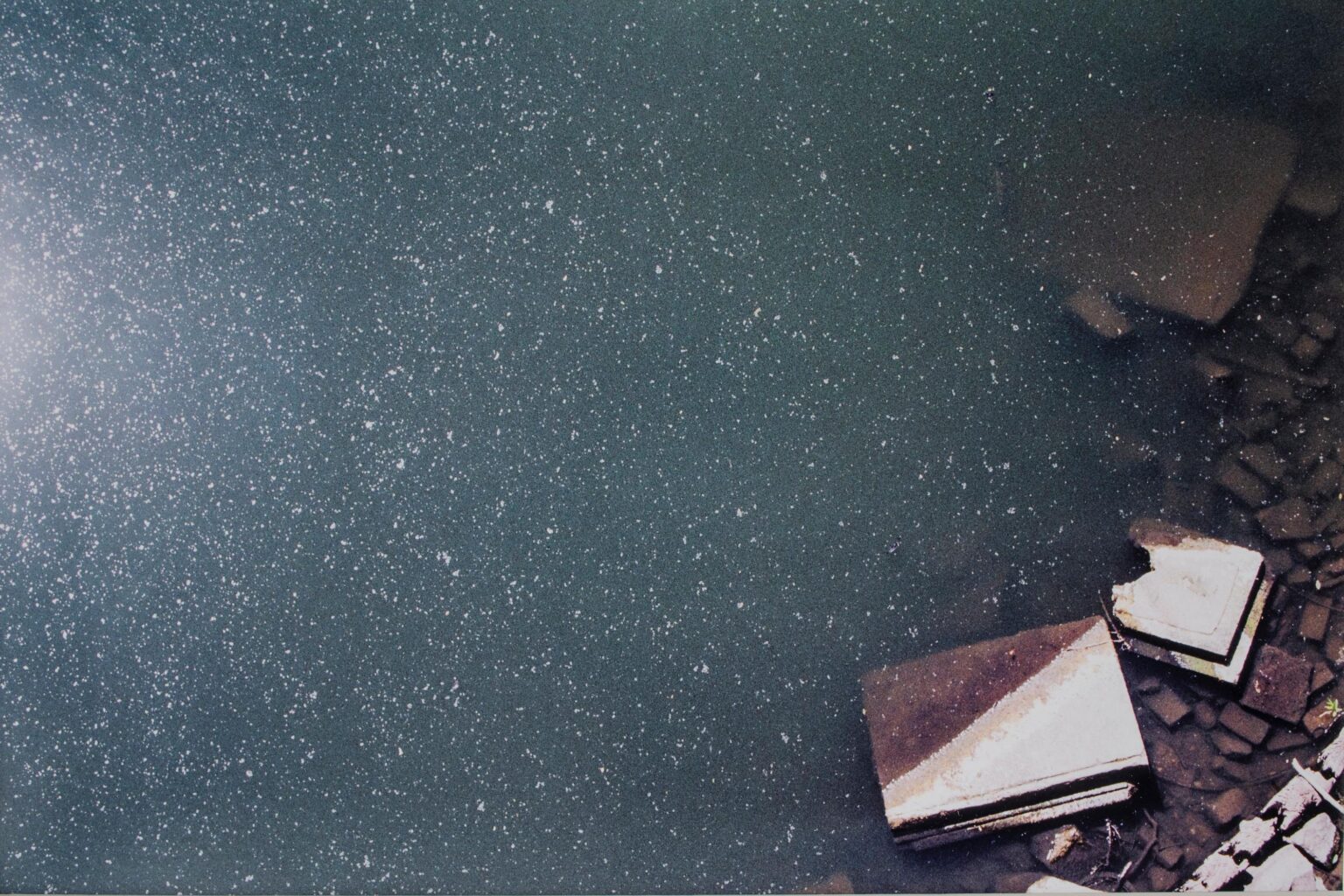 o. T., aus der Serie „Fest / Flüssig“ (Magdeburg, Dresden) - Ulrich Wüst 