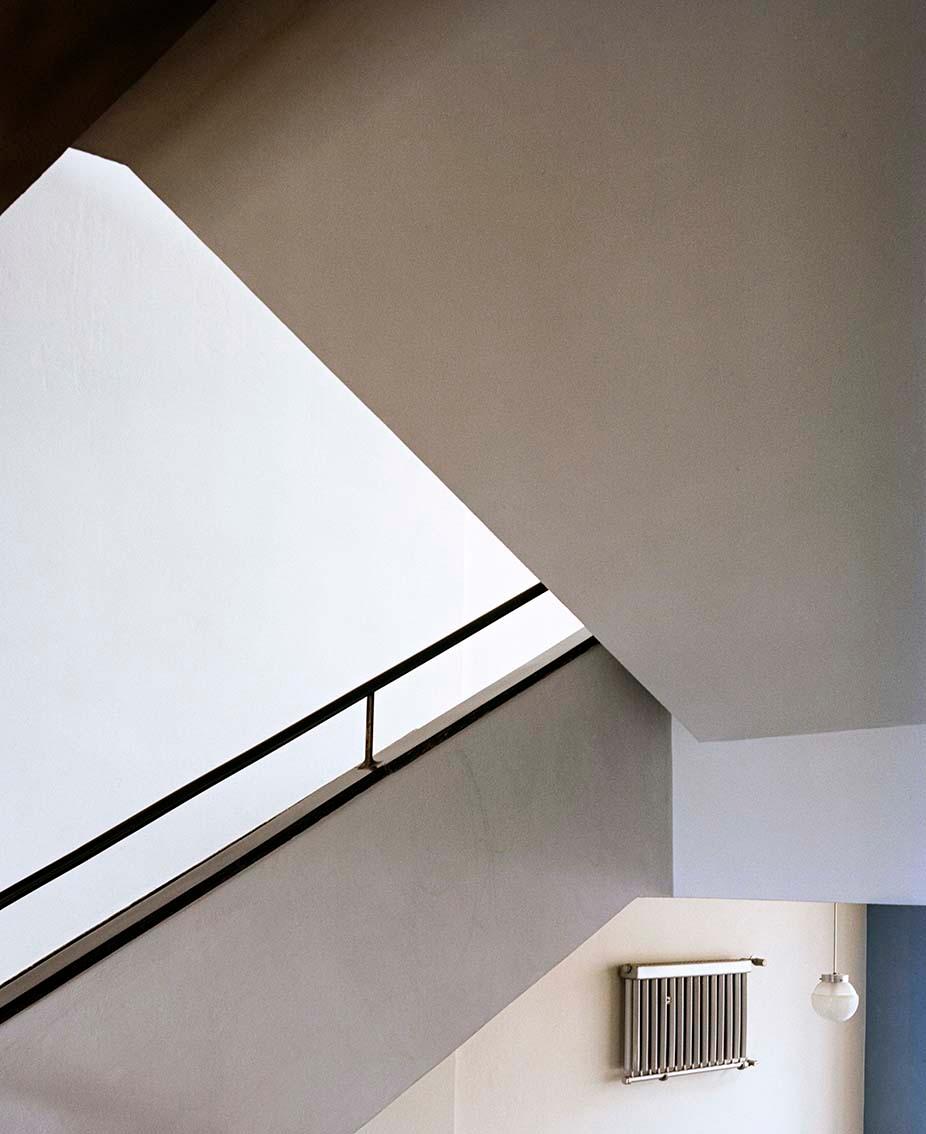 Treppe IV (a. d .S. &bdquo;Pair / Unpair&ldquo;, Bauhaus Building, Dessau) - Margret Hoppe 