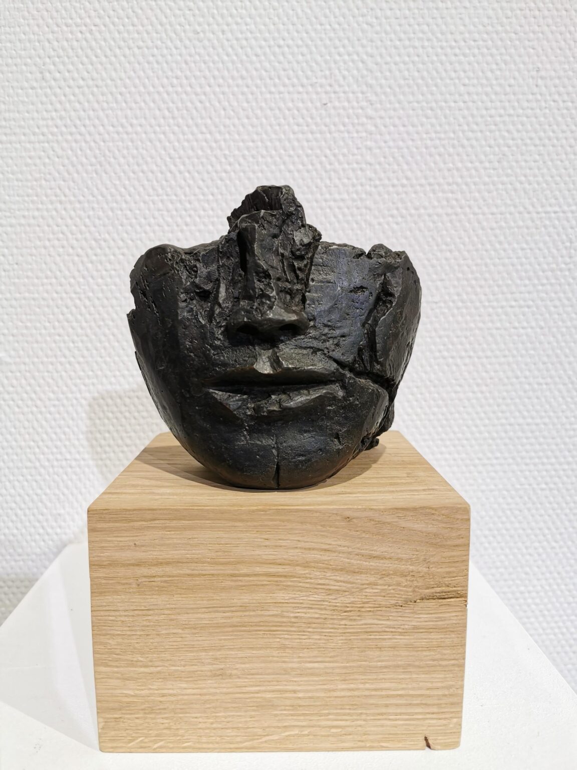 Kopf 349 (Bronze) mit Eichensockel - Dietrich Klinge 