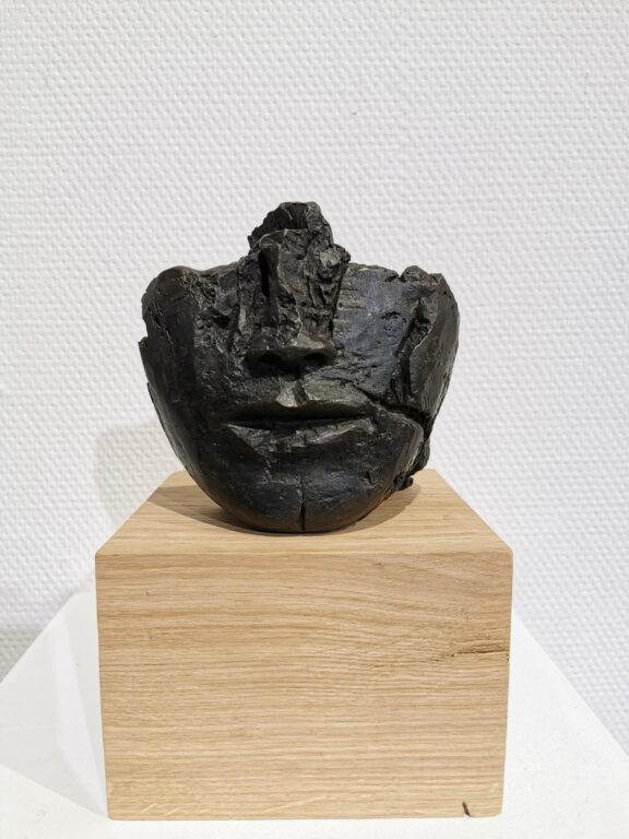 Kopf 349 (Bronze) mit Eichensockel - Dietrich Klinge 