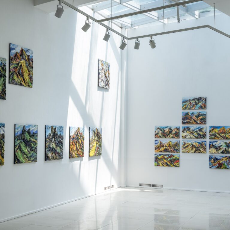 Harry Meyer im ZAHA Museum Seoul Installationsansicht ZAHA Museum mit Harry Meyer
