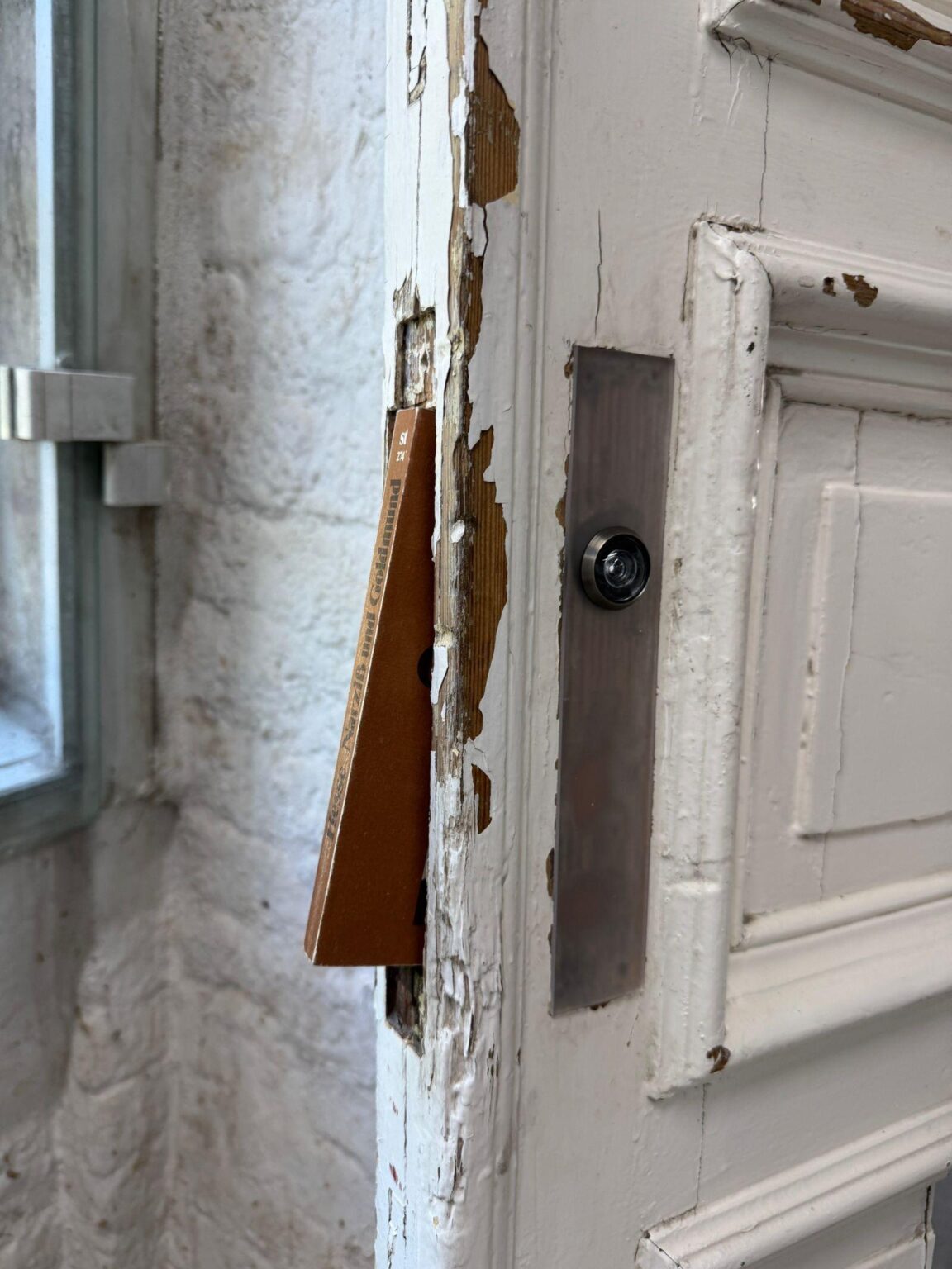 Door B - Shinoh Nam 