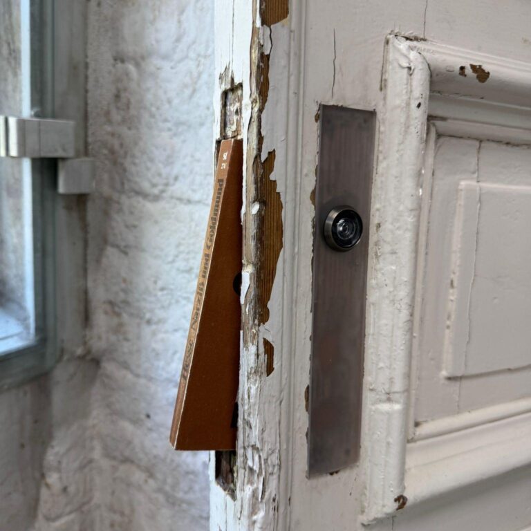 Door B - Shinoh Nam 