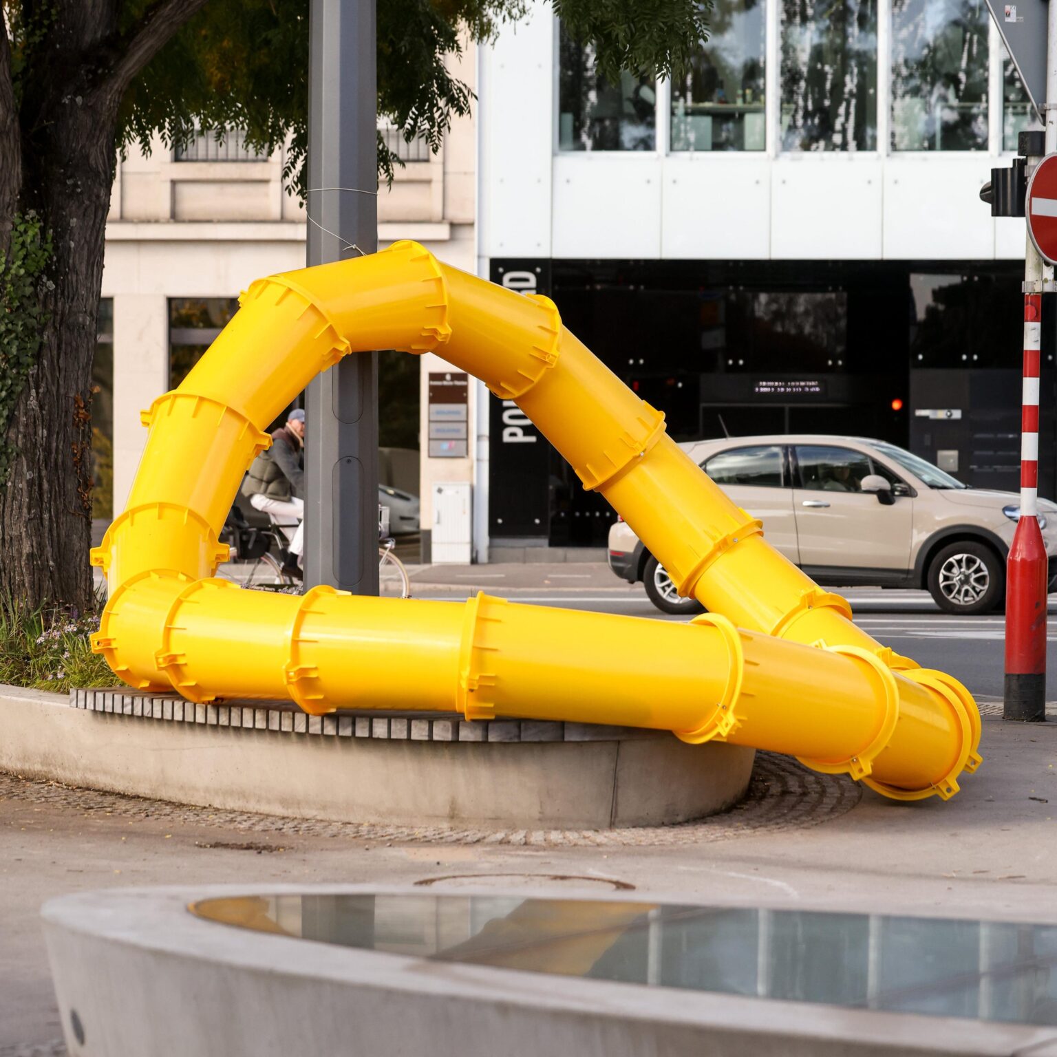 LOOPS #02 - Julien H&uuml;bsch 