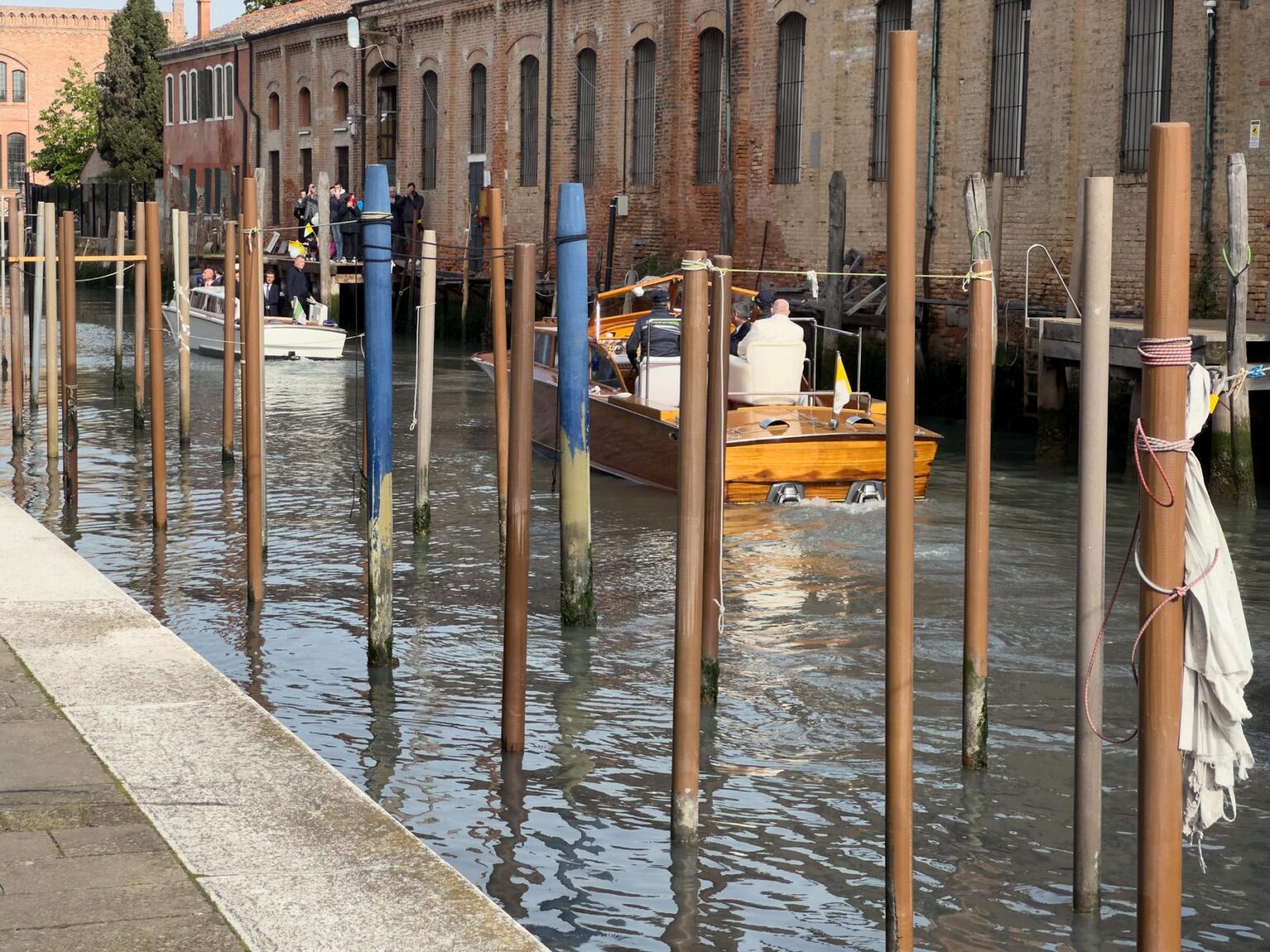 &ldquo;Pope Francis in Venice No.29, Giudecca Women&rsquo;s Prison&rdquo; - Juergen Teller 
