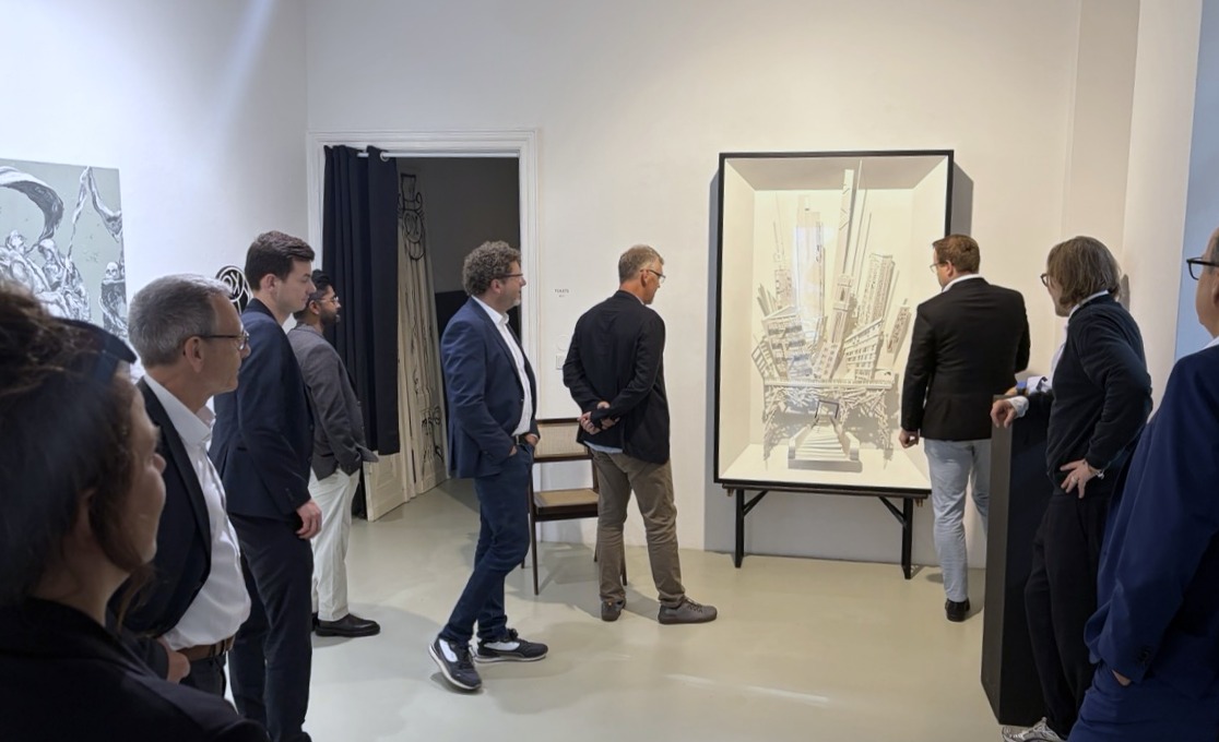 The C-Level group of entrepreneurs experiencing our showroom with works by Oskar Rink, Andre Saraiva and Lennart Grau
