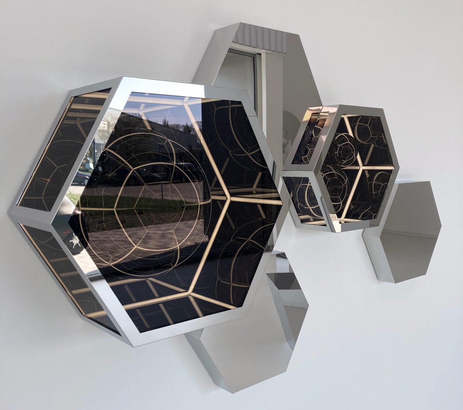 Distractions - Hans Kotter 