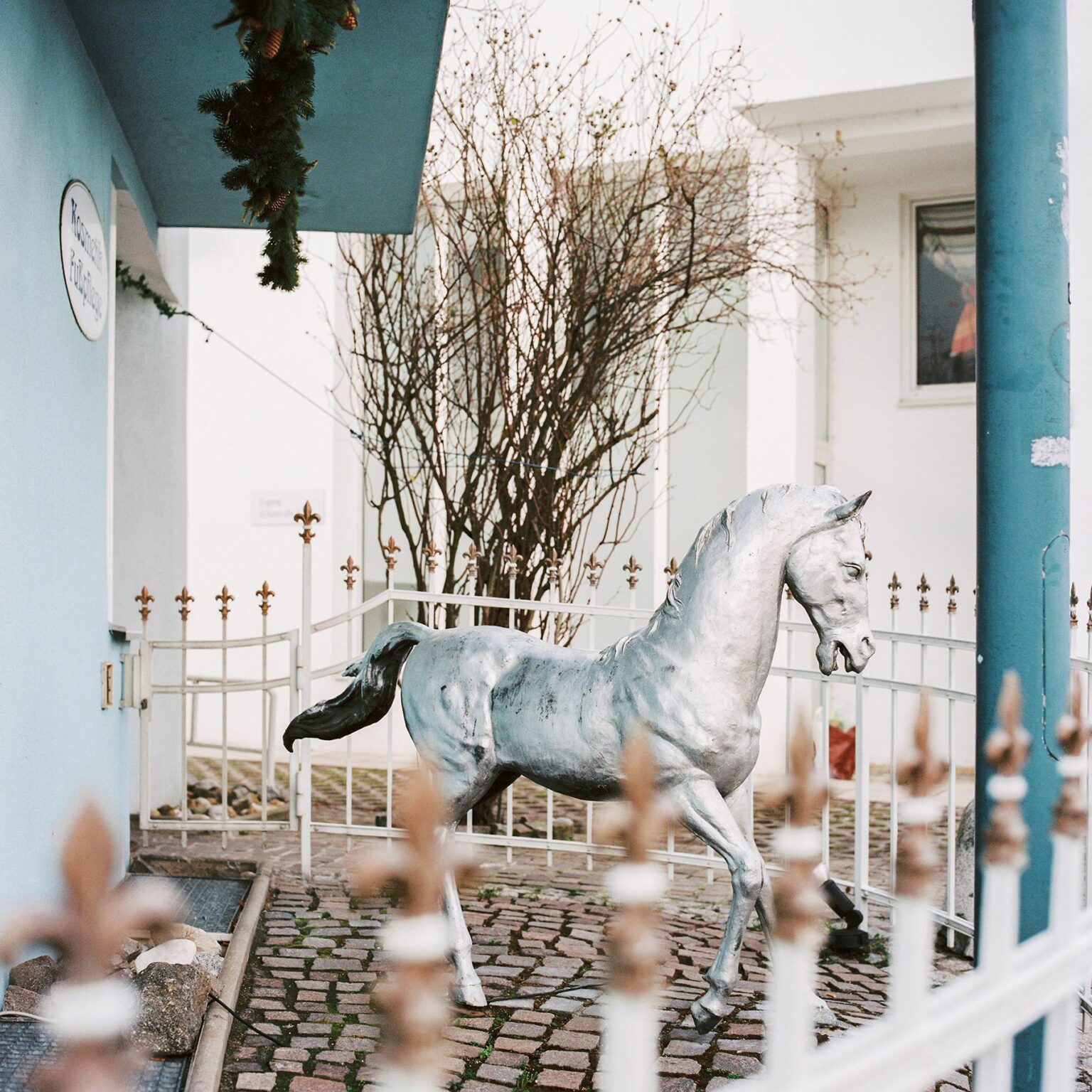 White Horse and the blue Wall - Julia Smirnova Julia Smirnova, Julia Smirnova
