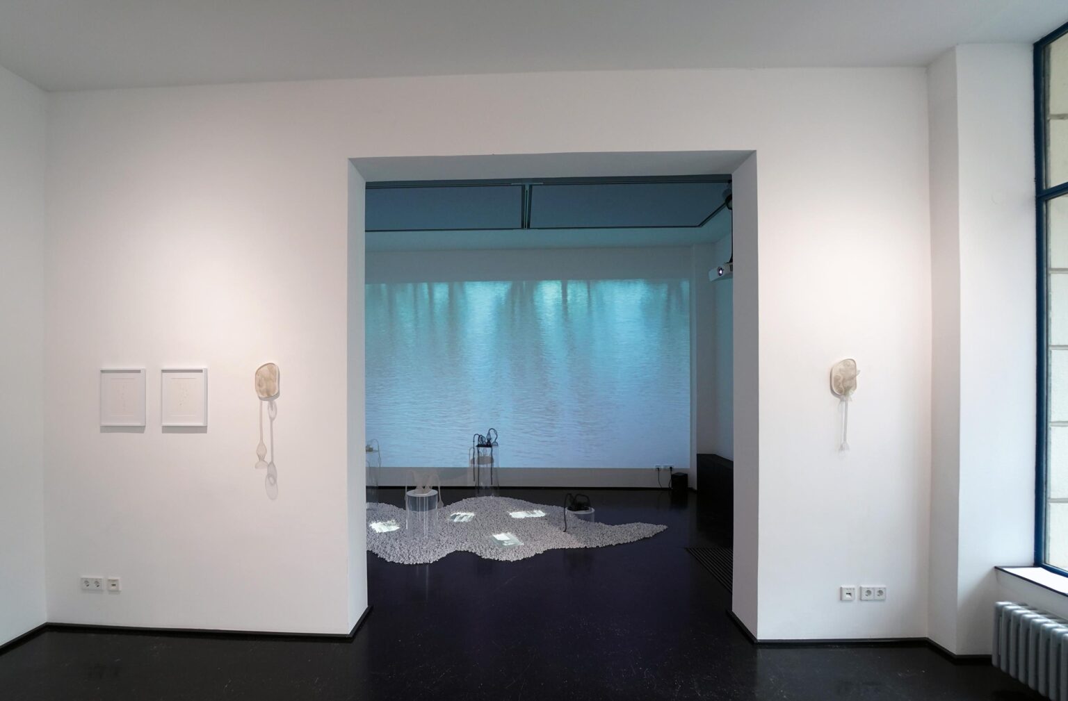 Between the Folded Horizons - Julia Smirnova Julia Smirnova, Galerie artoxin