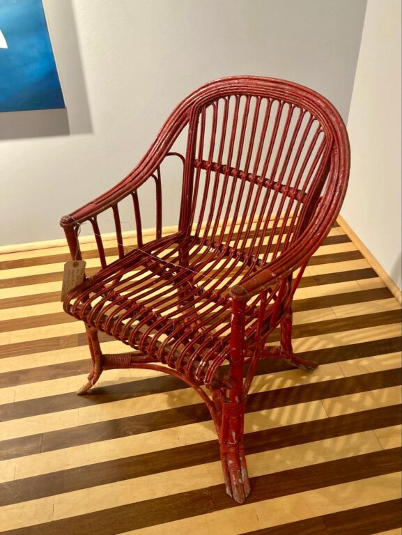 Roter Stuhl - Kein Künstler 