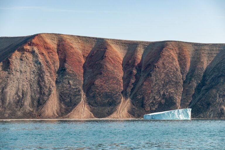 Nuna / Land - Françoise Funk-Salamí 