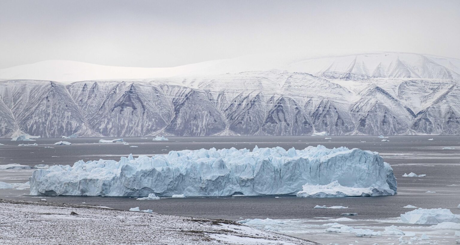 Natsinnaq / Tafeleisberg - Françoise Funk-Salamí 