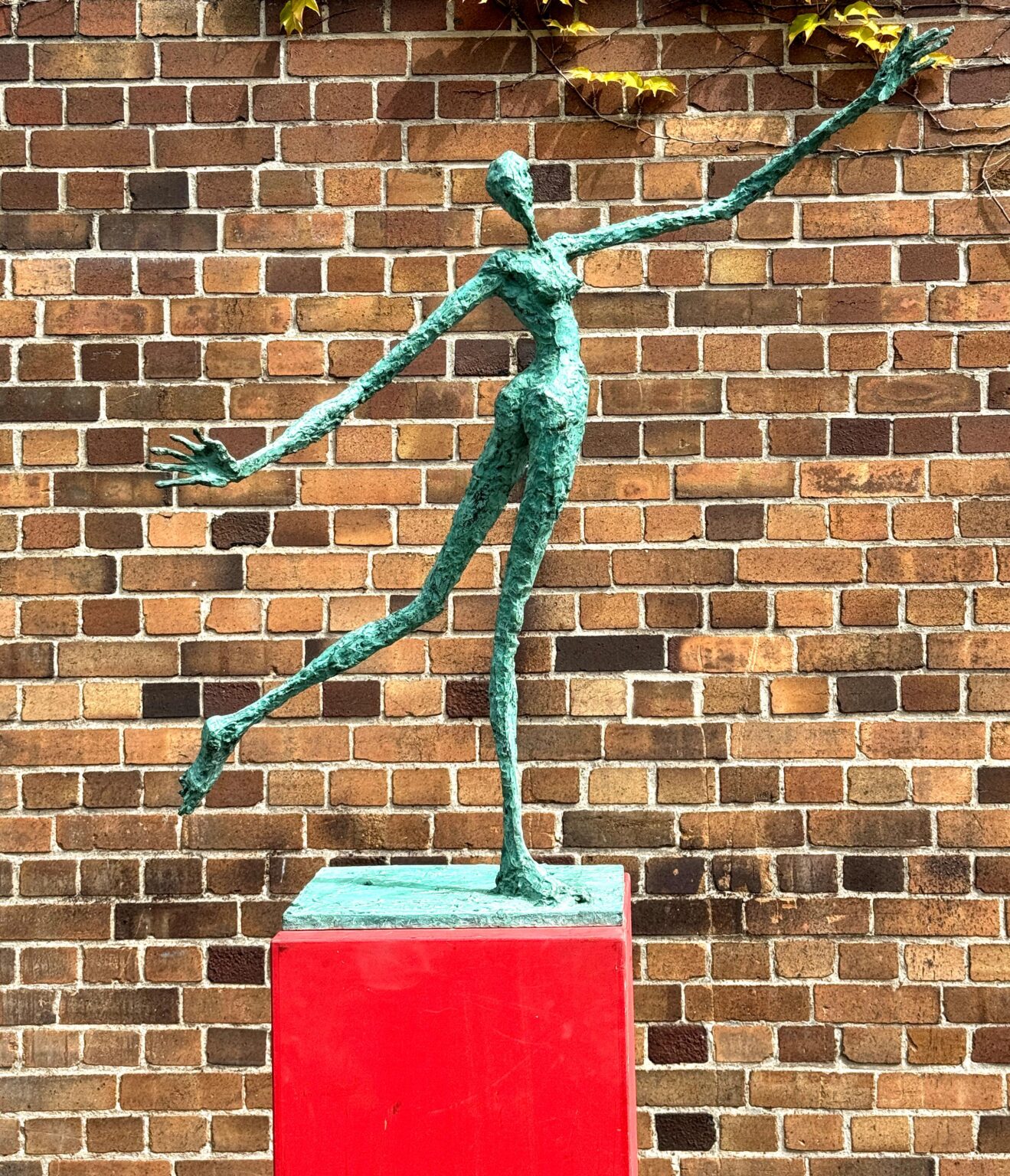 Dame, verlegen lächelnd - Helge Leiberg 