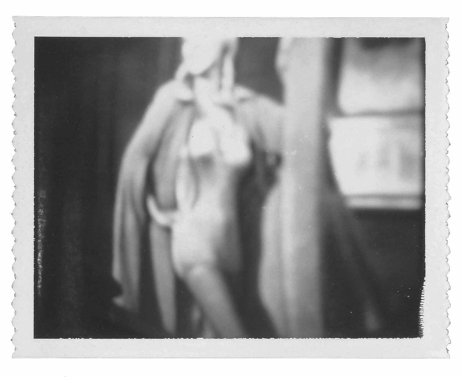 untitled (woman in swimsuit) - Anonym (USA) 