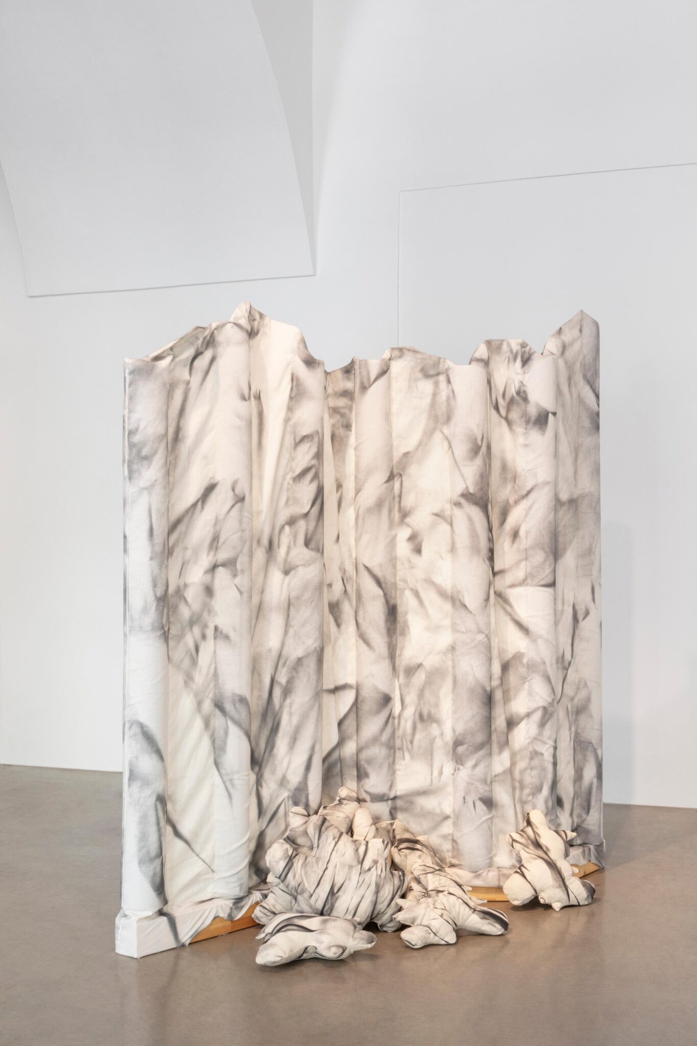 SAVE PLACE, soft sculpture - RITA KOSZORUS 